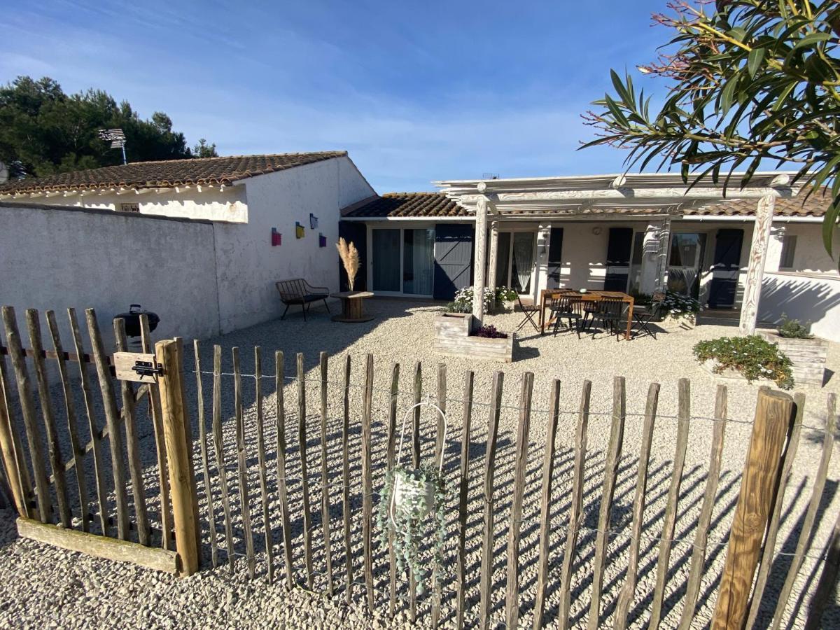 Mas Des Oliviers, Maison Avec Piscine Privative Et Chauffee Locamargue