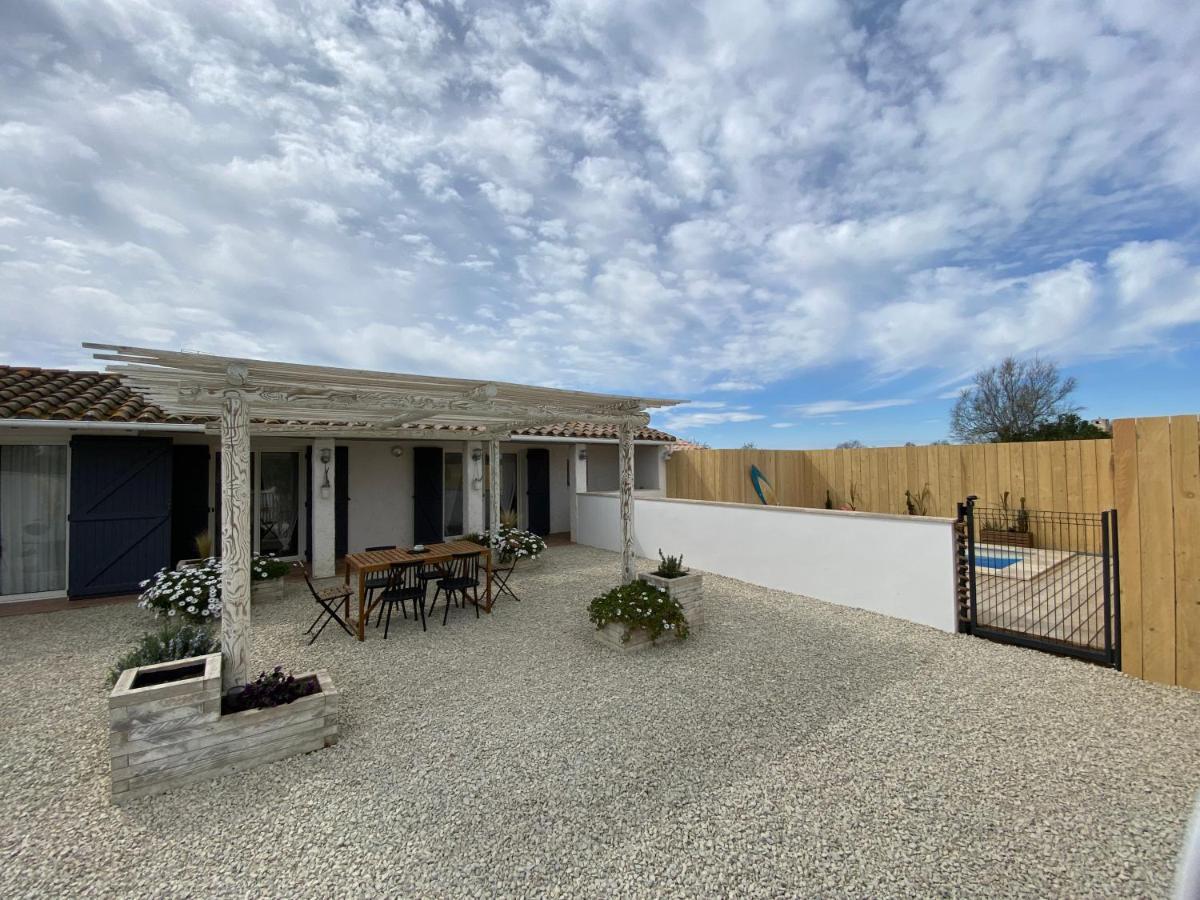Mas Des Oliviers, Maison Avec Piscine Privative Et Chauffee Locamargue Holiday home