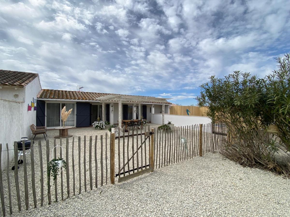 Mas Des Oliviers, Maison Avec Piscine Privative Et Chauffee Locamargue * Saintes-Maries-de-la-Mer